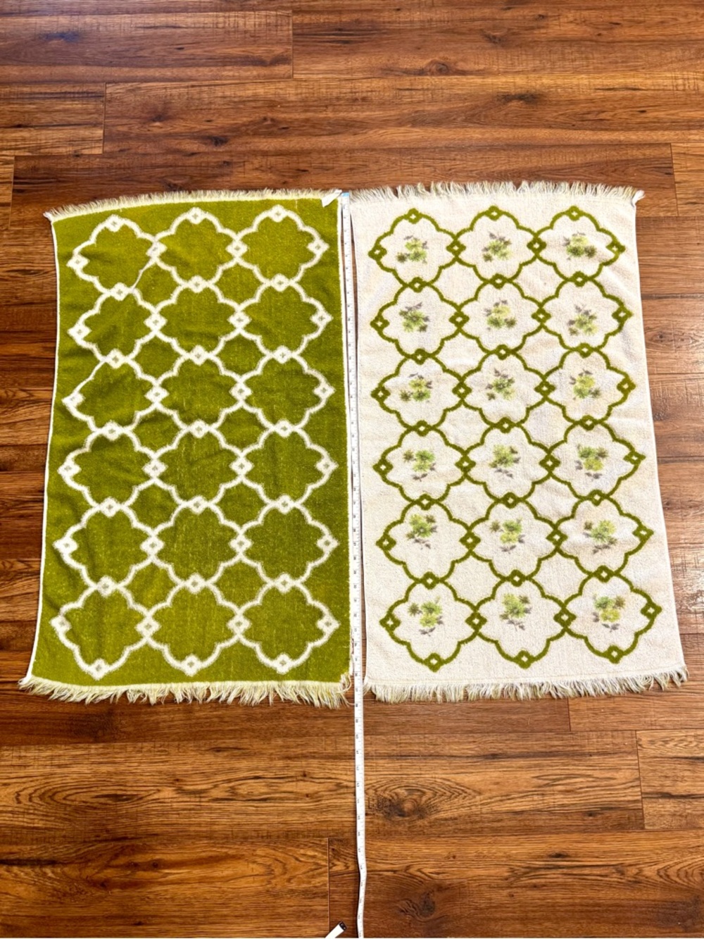 White Cross-Fashion Manor Green and White Cotton Towels